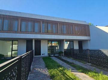 Casa · 150m² · 4 Ambientes · 2 Cocheras · Casa en Ph - 5 Ambientes - Ituzaingo