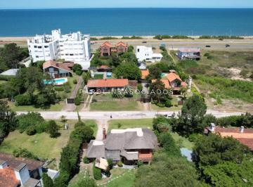 Foto1 · Hermosa Cabaña de 4 Dorm. en Venta a m de Playa Mansa, Punta del Este