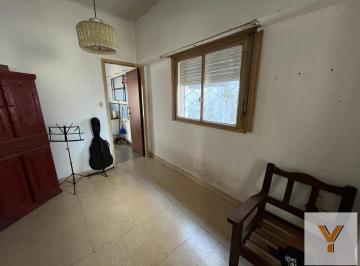 Casa · 100m² · 3 Ambientes · Casa en Venta - 2 Dorm. 1 Baño - 120 m² - La Plata