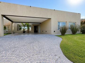 Casa · 187m² · 5 Ambientes · 4 Cocheras · Casa en Una Planta con Gran Patio Interno y Pileta | Lote Interno | San Matías | Maschwitz | Escobar