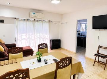 Casa · 200m² · 4 Ambientes · 1 Cochera · Venta Departamento 3 Ambientes Quilmes Oeste - Apto Credito