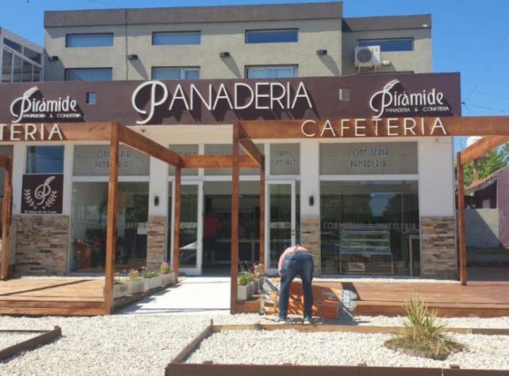 Local comercial · 630m² · 6 Ambientes · 3 Cocheras