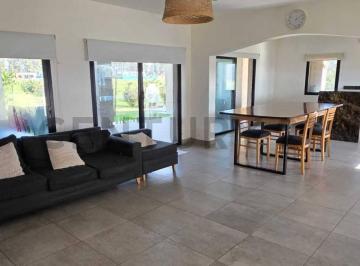 Casa · 172m² · 4 Ambientes · 2 Cocheras · Venta Casa 4 Ambientes Sobre Lote de 1.260 m² | Barrio Estribo, Villa de Campo Tres Pinos, General R