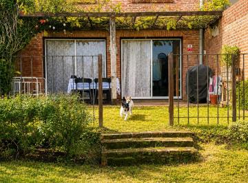 Casa de 4 ambientes, San Isidro · Duplex con Jardin y Pileta en Venta
