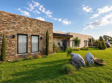Casa · 177m² · 4 Ambientes · 2 Cocheras · Casa en Fincas de San Vicente Sector Laguna