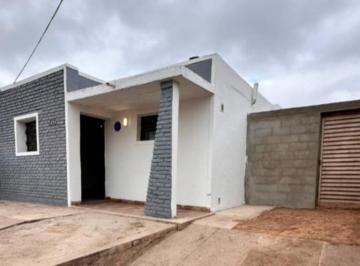 Casa · 70m² · 3 Ambientes · 1 Cochera · Casa 2 Dorm. B° Villa El Libertador