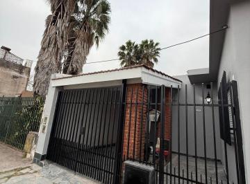 Casa de 4 ambientes, Morón · Moron Sur Casa 3 Dorm. en Alquiler Calle Sucre 1100 E/ Vucetich 1 Cdra Hipólito Irigoyen