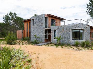Foto1 · Casa en Venta de 4 Dorm. en Laguna Escondida