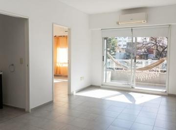 Departamento de 2 ambientes, Almagro · 2 Ambientes Al Frente con Balcón – Muy Luminoso – Excelente Estado