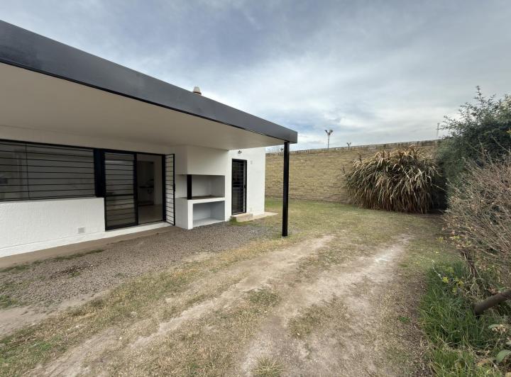 Casa · 160m² · 3 Ambientes · 1 Cochera