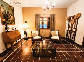 Casa · 174m² · 8 Ambientes · 1 Cochera · Casa 3 Dorm 2 Baños Escritorio Sótano Quincho