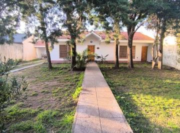 Casa de 6 ambientes, Córdoba · Bº Alejandro Centeno - Casa en Lote de 930 m², a Reciclar a m. de Mujer Urbana