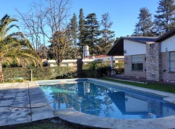 Casa · 285m² · 4 Ambientes · 6 Cocheras · Se Vende Casa - a 2 Cuadras del Rio