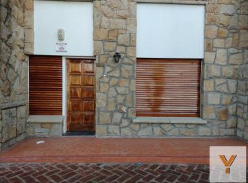 PH · 75m² · 3 Ambientes · 1 Cochera · PH en Venta - 2 Dorm. 1 Baño - Cochera - 115 m² - Tolosa