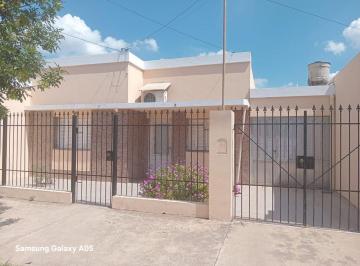 Casa · 99m² · 4 Ambientes · 1 Cochera · Se Vende Casa 4 Ambientes - Cochera - Patio Seco - Verde