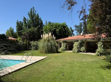 Casa · 156m² · 5 Ambientes · 2 Cocheras · Venta Casa Chacras de Coria Callejon Privado