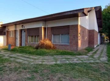 Casa · 80m² · 4 Ambientes · 1 Cochera · Venta Casa en Esquina 4 Ambientes - Ituzaingo
