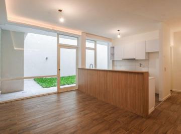 PH · 74m² · 4 Ambientes · Venta PH de Diseño. 3 Dorm.. Urquiza y Roca