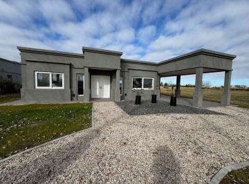 Casa · 146m² · 4 Ambientes · 2 Cocheras · Venta Casa Haras del Sur 3 C/ Pileta 3 Dorm.
