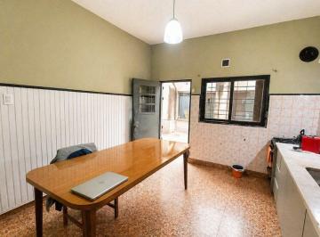 Casa · 293m² · 6 Ambientes · 3 Cocheras · Venta Casa 6 Ambientes Quilmes Oeste