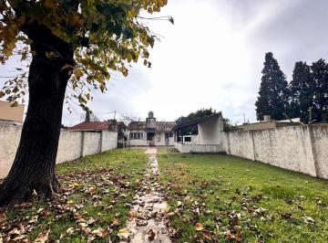 Casa · 120m² · 3 Ambientes · 1 Cochera · Venta Casa 3 Amb C/parque, Lote de 10x46 Llavallol