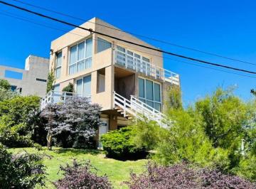 Casa · 125m² · 4 Ambientes · 1 Cochera · Venta Casa Villa Gesell Sur Cerca del Mar