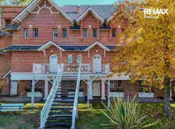 Casa · 128m² · 4 Ambientes · 2 Cocheras · Casa Duplex Venta Pinamar con Vistas Al Golf
