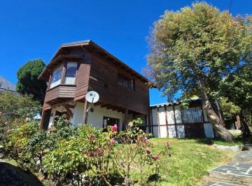 Casa · 135m² · 5 Ambientes · Hermosa Casa Más Dos Cabañas en Melipal