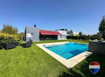 Casa · 183m² · 4 Ambientes · 2 Cocheras · Casa 4 Amb Venta en Santa Rita Corredor Canning