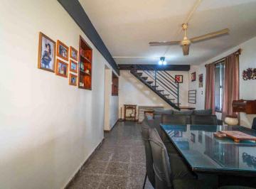 Casa · 110m² · 4 Ambientes · 2 Cocheras · Casa en Venta Ringuelet 3 Dorm. Cochera