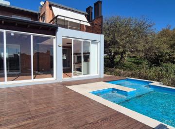 Casa · 330m² · 9 Ambientes · Casa en Alquiler Cinco Lomas 3 Dorm Pileta Quincho