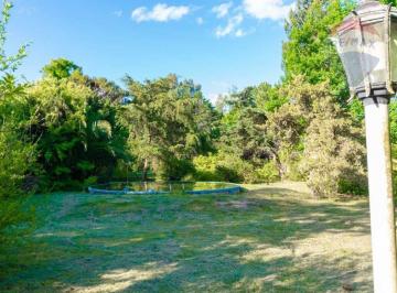 Casa · 45m² · 1 Ambiente · 1 Cochera · Casa Quinta en Venta La Plata, El Rodeo con Pileta