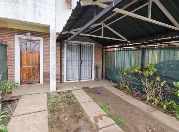 PH · 65m² · 4 Ambientes · 1 Cochera · PH en Grand Bourg