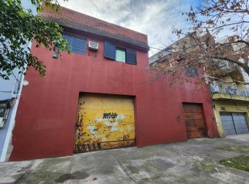Local comercial · 295m² · 8 Ambientes · Galpón Locales Comerciales y Vivienda en Godoy 3200 Salida por Cerrito