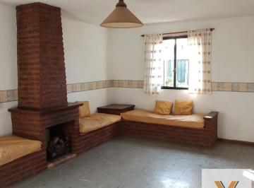 Casa · 100m² · 4 Ambientes · Casa en Venta - 3 Dorm. 2 Baños - Necochea