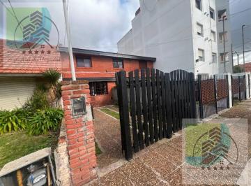 PH · 99m² · 3 Ambientes · 1 Cochera · PH en Parque Luro