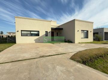 Casa · 167m² · 5 Ambientes · 4 Cocheras · B° Privado Fincas de Alvarez. Moreno. Alquiler Casa 5 Amb.