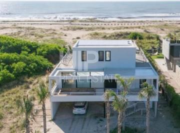 Casa · 502m² · 8 Ambientes · 6 Cocheras · Casa en Barrio Marítimo II