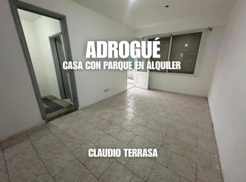 Casa · 80m² · 4 Ambientes · 2 Cocheras · Casa en Alquiler de Cuatro Ambientes en Adrogue