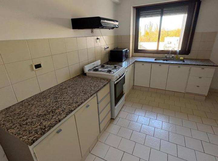 Departamento · 180m² · 8 Ambientes