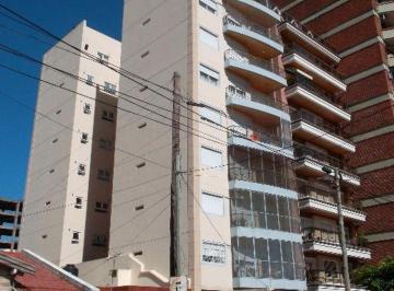 Departamento de 3 ambientes, Lanús · ¿Y Si Pudieras Vivir Donde Todo Te Queda Cerca? Este Departamento Lo Hace Posible.