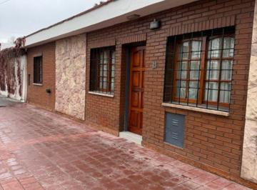 Casa de 4 ambientes, Godoy Cruz · Casa en Alquiler en Godoy Cruz