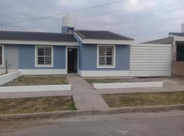 Casa · 80m² · 6 Ambientes · 1 Cochera · Casa en Alquiler Colindante a Barrio Smata