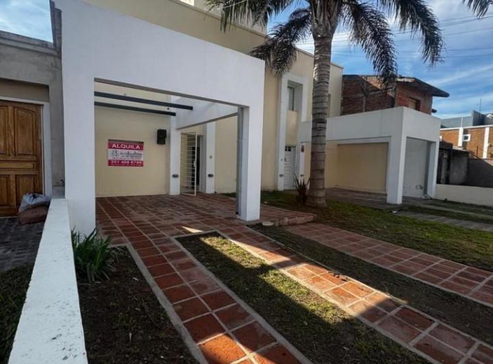 Casa · 120m² · 4 Ambientes · 1 Cochera