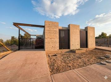 Casa · 90m² · 4 Ambientes · 2 Cocheras · Casa en Venta Drummond Mendoza