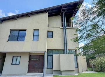 Casa · 360m² · 7 Ambientes · 1 Cochera · Casa en Venta en Barrio Privado Campo Grande