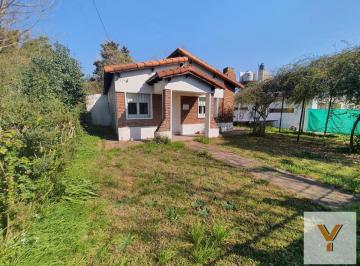 Casa · 135m² · 2 Ambientes · 1 Cochera · Casa en Venta - 1 Dormitorio 1 Baño - Cochera - 712 m² - Manuel B. Gonnet, La Plata
