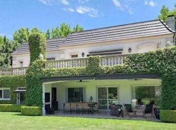 Casa · 360m² · Casa Chalet en Alquiler en Ayres de Pilar, Pilar, G. B. a. Zona Norte