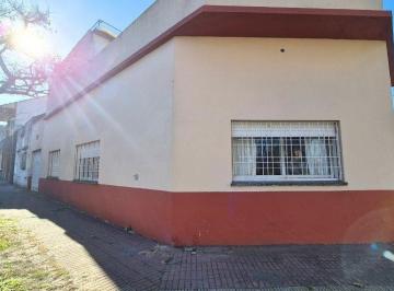 Casa · 120m² · 4 Ambientes · 2 Cocheras · Casa en Venta en Villa Lynch, San Martin, G. B. a. Zona Norte