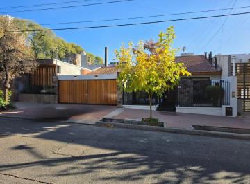Casa de 4 ambientes, Ciudad de Mendoza · Quinta Sección Casa en Alquiler